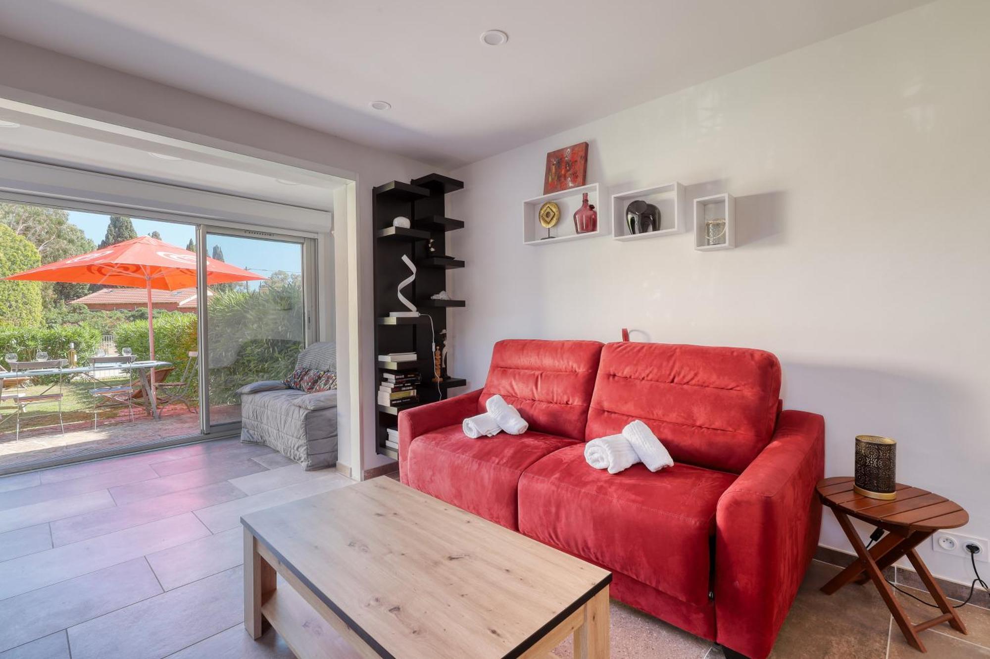 Magnificent Newly Renovated Close To Beach & Swimming Pool Le Lavandou Zewnętrze zdjęcie