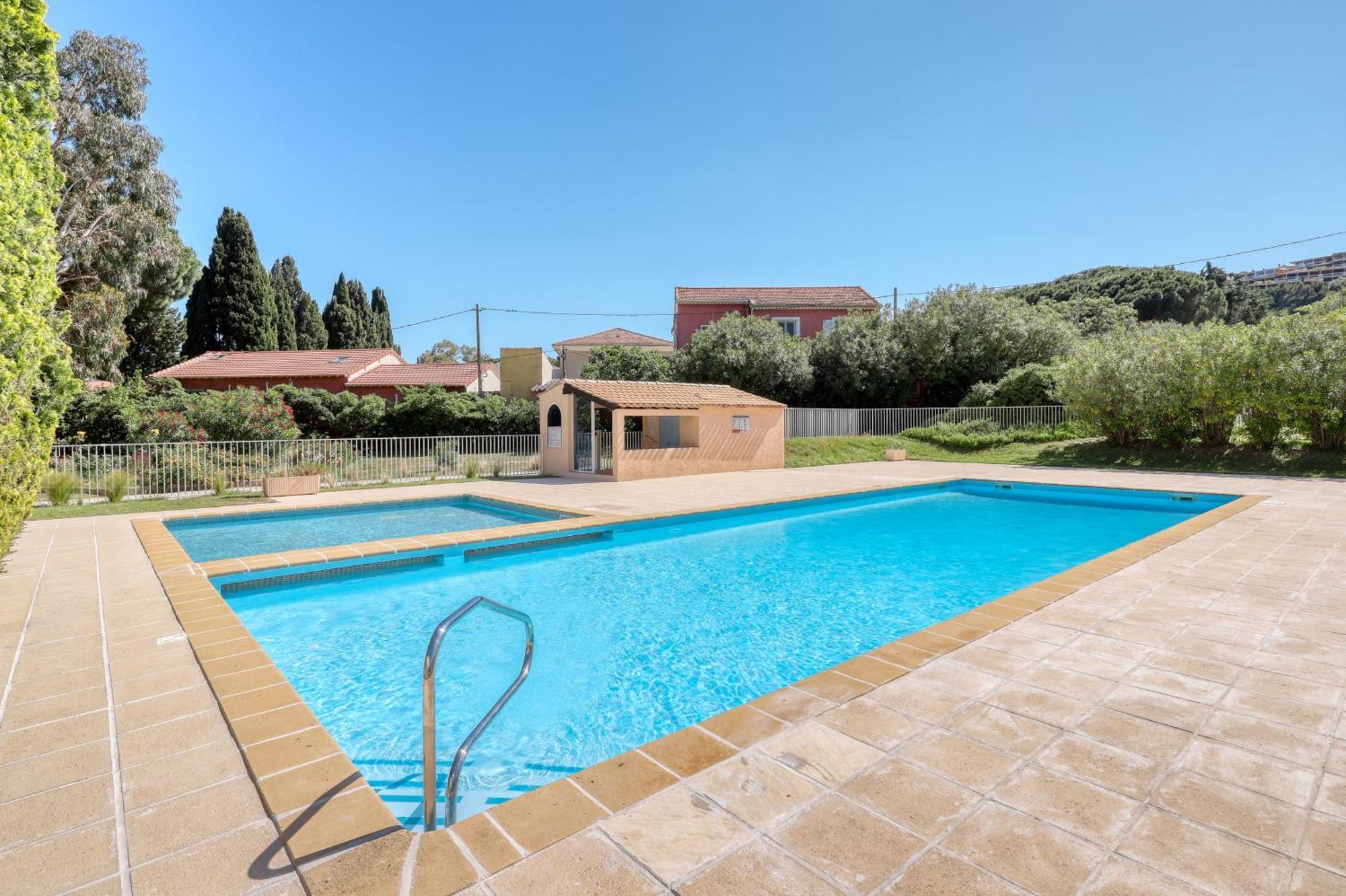 Magnificent Newly Renovated Close To Beach & Swimming Pool Le Lavandou Zewnętrze zdjęcie